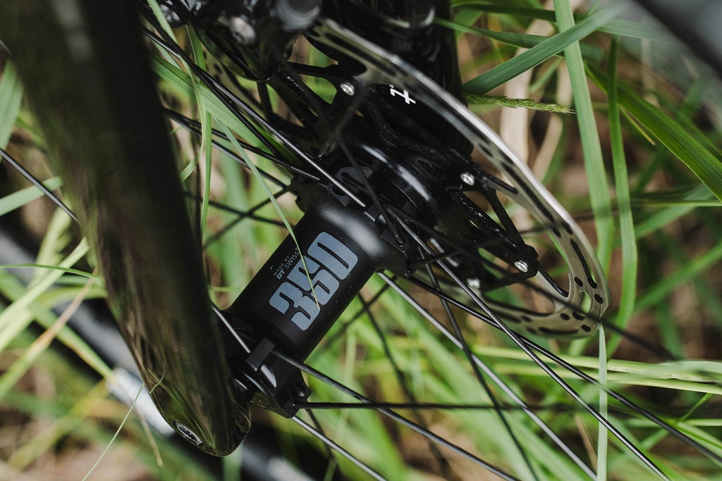 JUEGO DE RINES FFWD OUTRIDE RUTA/GRAVEL ALU DT350 12x100mm & 12x142mm (HG) NEGRO MATTE