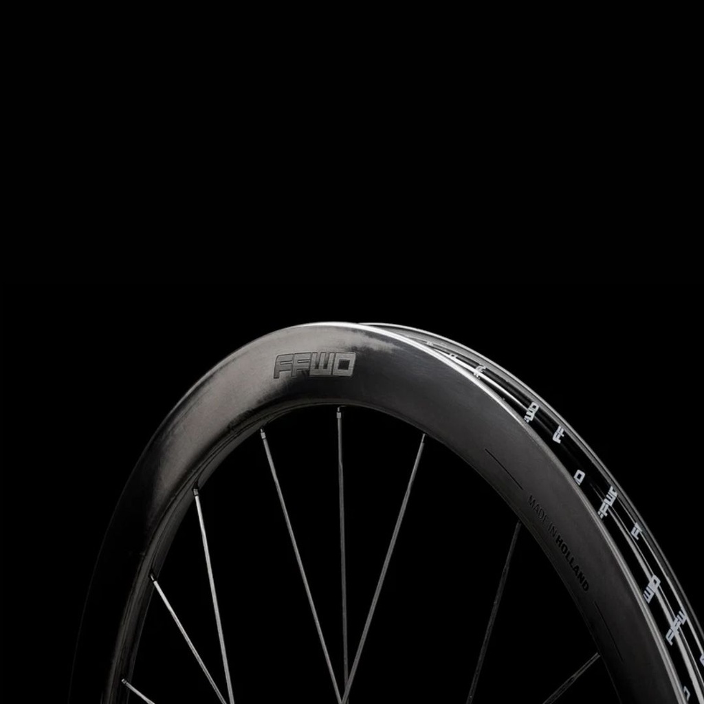JUEGO DE RINES FFWD 2024 RAW (44MM) DISC BRAKE FULL CARBON FFWD (HG) NEGRO MATTE